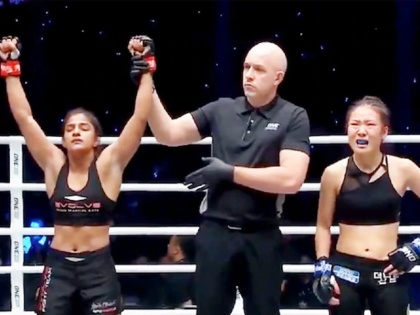 VIDEO: Ritu Phogat Beats South Korea's Nam Hee Kim On Dominant MMA Debut | MMA डेब्यू मैच में रितु फोगाट का तहलका, विपक्षी को किया नॉकआउट, देखें वीडियो