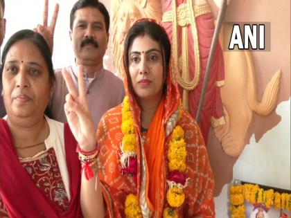 Gujarat Polls Result: Cricketer Ravindra Jadeja's wife Rivaba said, this is not only my victory but everyone's victory | Gujarat Polls Result: क्रिकेटर रविंद्र जडेजा की पत्नी रिवाबा ने कहा, यह सिर्फ मेरी नहीं बल्कि सभी की जीत है Gujarat Polls Result: Cricketer Ravindra Jadeja's wife Rivaba said, this is not only my victory but everyone's victory | Gujarat Polls Result: क्रिकेटर रविंद्र जडेजा की पत्नी रिवाबा ने कहा, यह सिर्फ मेरी नहीं बल्कि सभी की जीत है