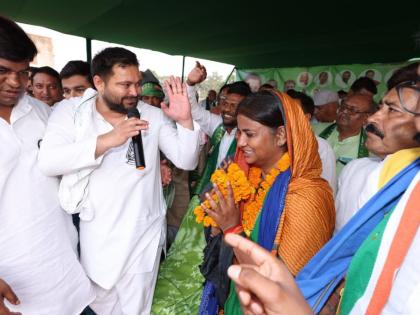 Bihar Lok Sabha Elections 2024 Tejashwi Yadav takes jibe PM narendra Modi Why is Prime Minister coming alone? Take election campaign Trump and Putin also | Bihar Lok Sabha Elections 2024: प्रधानमंत्री अकेले क्यों बिहार आ रहे हैं? ट्रंप और पुतिन को भी साथ लेकर चुनाव प्रचार करें, पीएम मोदी पर तेजस्वी यादव ने कसा तंज