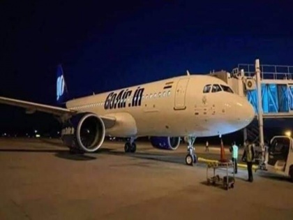 goair flight was grounded in Srinagar airport after receiving a bomb threat | विमान के अंदर बम होने की सूचना के बाद दिल्ली जा रही फ्लाइट को श्रीनगर हवाईअड्डे पर ही रोका गया, कॉलर की तलाश जारी