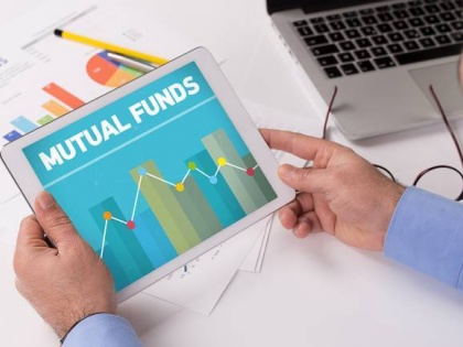 Equity mutual fund inveastment has gone down 35 percent less in this year | इक्विटी म्यूचुअल फंड में निवेश 2018-19 में 35 प्रतिशत घटा