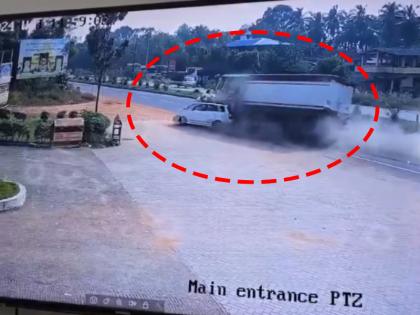 Karnataka Speeding Truck hit Into Reversing Car Drags Along And Topples Video viral | Karnataka: उलटी दिशा में जा रही थी कार तभी ट्रक ने मारी टक्कर, दूर जाकर पलटी गाड़ी; भयावह वीडियो वायरल Karnataka Speeding Truck hit Into Reversing Car Drags Along And Topples Video viral | Karnataka: उलटी दिशा में जा रही थी कार तभी ट्रक ने मारी टक्कर, दूर जाकर पलटी गाड़ी; भयावह वीडियो वायरल