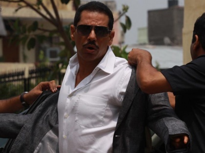 Robert Vadra arrives at the Enforcement Directorate office to appear in connection with a money laundering case | आज फिर ED ऑफिस पहुंचे रॉबर्ट वाड्रा, कल हुई थी 5.30 घंटे तक पूछताछ