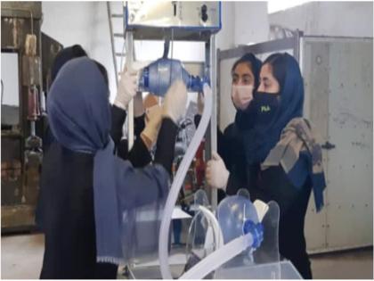 Afghan girls try building ventilator from used car parts | अफगानिस्तान में लड़कियां अपने पिता की पुरानी कार के पुर्जों से वेंटिलेटर बनाने में जुटीं Afghan girls try building ventilator from used car parts | अफगानिस्तान में लड़कियां अपने पिता की पुरानी कार के पुर्जों से वेंटिलेटर बनाने में जुटीं