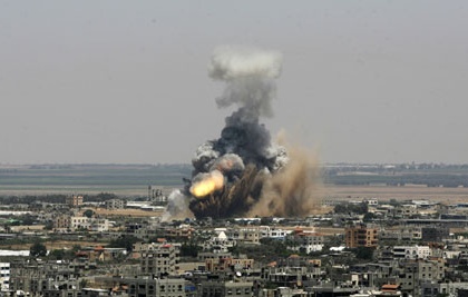 Dozens rocket fired on Israel from Gaza, one person died in retaliation | गाजा से इजराइल पर दागे गए दर्जनों रॉकेट, जवाबी कार्रवाई में एक शख्स की मौत