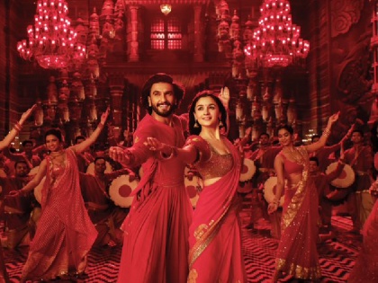 Dhindhora Baje Re New song of 'Rocky Ki Rani Ki Prem Kahani' released Alia and Ranveer Singh dance in the heart of Durga Puja | Dhindhora Baje Re: 'रॉकी की रानी की प्रेम कहानी' के नए गाने का टीजर रिलीज, आलिया और रणवीर सिंह ने दुर्गा पूजा के दिल किया धमाकेदार डांस