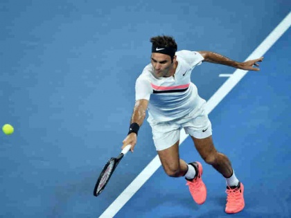 Wimbledon 2018: Roger Federer and Williams sisters serena and Venus reaches into 3rd round | विंबलडन 2018: फेडरर लगातार 26वें सेट जीत के साथ तीसरे दौर में, विलियम्स बहनें भी अगले दौर में