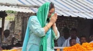 Saran Lok Sabha Elections 2024 Lalu Yadav daughter RJD candidate Rohini Acharya nomination Danger candidature petition filed Patna High Court | Saran Lok Sabha Elections 2024: लालू यादव की बेटी और राजद उम्मीदवार रोहिणी आचार्य की उम्मीदवारी पर खतरा!, पटना हाई कोर्ट में याचिका दायर, जानिए