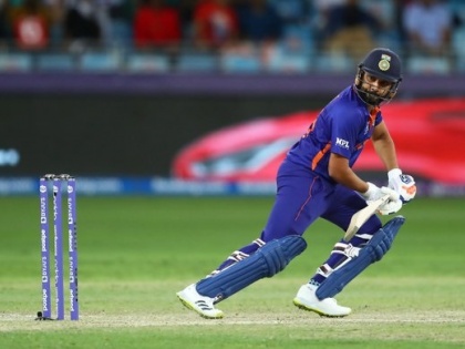 T20 World Cup Rohit Sharma becomes third cricketer score 3000 runs Virat Kohli and Martin Guptill | T20 World Cup: दुनिया के तीसरे क्रिकेटर भारतीय सलामी बल्लेबाज, 3000 रन पूरे, विराट कोहली और मार्टिन गुप्टिल क्लब में