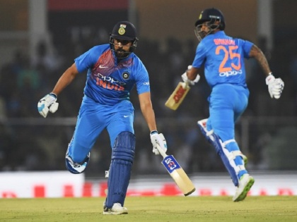 asutralia beat india in 1st t20 by 4 runs at brisbane gabba shikhar dhawan hits half century | IND Vs AUS 1st T20: शिखर धवन की पारी हुई बेकार, पहले टी20 में भारत 4 रन से हारा
