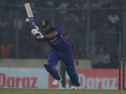 Bangladesh vs India 2022 injured skipper Rohit Sharma out Test series due dislocated left thumb India A captain Abhimanyu Easwaran called up  | Bangladesh vs India 2022: टीम इंडिया के कप्तान तीसरे वनडे और टेस्ट सीरीज से बाहर, भारत ए के कप्तान को मिल सकता है मौका