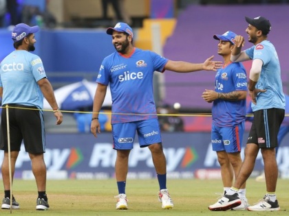 IPL 2022 Mumbai Indians won toss opted field Sachin Tendulkar son Arjun Tendulkar no chance se list | IPL 2022: कप्तान रोहित शर्मा ने जीता टॉस, सचिन तेंदुलकर के पुत्र अर्जुन को मौका नहीं, देखें प्लेइंग इलेवन
