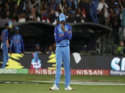 INDvsENG: Giants question India's batting in Powerplay after semi-final loss | INDvsENG: सेमीफाइनल में हार के बाद दिग्गजों ने पावरप्ले में भारत की बैटिंग पर सवाल उठाए