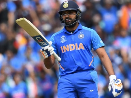 IND vs SL Rohit Sharma breaks Martin Guptill Virat Kohli record becomes leading T20I run-scorer world | IND vs SL: टी-20 इंटरनेशनल क्रिकेट में सबसे ज्यादा रन बनाने वाले बल्लेबाज बने रोहित,  मार्टिन गुप्टिल और विराट कोहली को पीछे छोड़ा