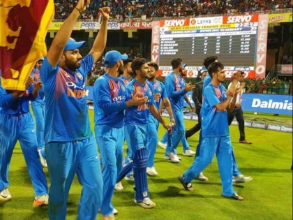 Nidahas Trophy final: Rohit Sharma waved a Sri Lankan flag while taking lap of honour after India victory | निदाहास ट्रॉफी जीतने के बाद रोहित शर्मा ने लहराया था श्रीलंकाई झंडा! जानिए वजह