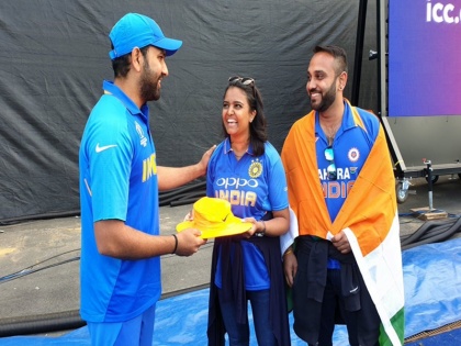 ICC World Cup 2019, IND vs BAN: Rohit Shamra hits six, injured a indian woman, after match | ICC World Cup 2019: छक्के से चोटिल हुई फैन, मैच खत्म होते ही मिलने पहुंचे रोहित शर्मा