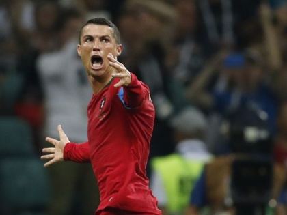 FIFA World Cup 2018: Cristiano Ronaldo becomes oldest to score a hat trick in World Cup | World Cup 2018: रोनाल्डो की जादुई 'हैट-ट्रिक' से दुनिया हैरान, बनाया 88 सालों का सबसे बड़ा रिकॉर्ड