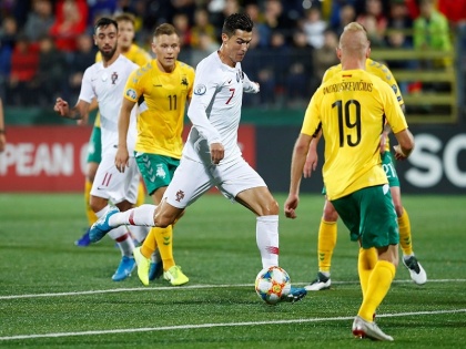 Euro 2020 qualifiers: England, France, Portugal register win, Cristiano Ronaldo shines | Euro 2020 qualifiers: इंग्लैंड, फ्रांस और पुर्तगाल ने दर्ज की यूरो क्वॉलिफायर में जीत, रोनाल्डो ने दागे 4 गोल