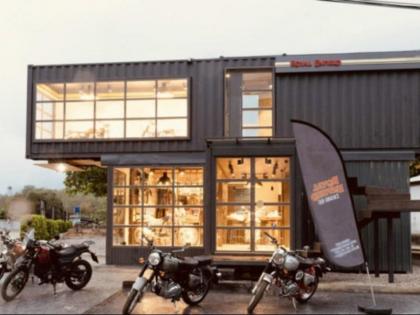 Royal Enfield opens dealerships 'on the move' in Thailand | रॉयल एनफील्ड ने बनाया चलता-फिरता दो मंजिला शोरूम, सभी बाइक्स हैं उपलब्ध