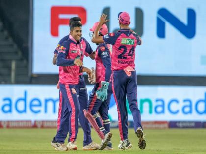 IPL 2022 RCB vs RR Royal Challengers Bangalore won the match by 29 runs against Rajasthan Royals | IPL 2022: राजस्थान से रॉयल चैलेंजर्स बेंगलुरु 29 रनों से हारा, कुलदीप और अश्विन की गेंदबाजी के आगे ढह गई आरसीबी की पूरी टीम