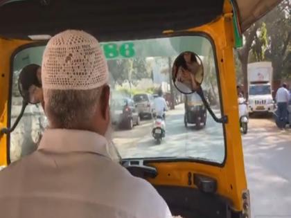 Bollywood Actress Raveena tandon share auto ride video on twitter | VIDEO: भतीजी की मेहंदी सेरेमनी में जाने के लिए लेट हो रही थीं रवीना टंडन, फिर ऑटो लेकर...