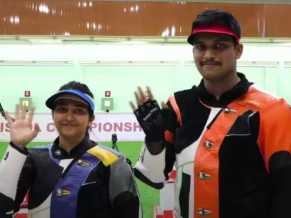 Asian Olympic Qualifiers thane niwasi Rudrankksh Patil and Mehuli Ghosh gave India fifth gold medal shooting 10m air rifle mixed team event Indian pair defeated Chinese pair of Shen Yufan and Zhu Mingshuai 16-10 in the final | Asian Olympic Qualifiers: चीन की जोड़ी को 16-10 से हराकर रुद्रांक्ष पाटिल और मेहुली घोष ने स्वर्ण पदक पर किया कब्जा