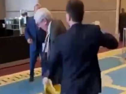 Ukrainian MP punches Russian representative at Turkey PABSEC summit, video goes viral | तुर्की समिट में रूसी प्रतिनिधि को यूक्रेन के सांसद ने पीटा, जमकर चलाए घूंसे, वीडियो सोशल मीडिया पर वायरल