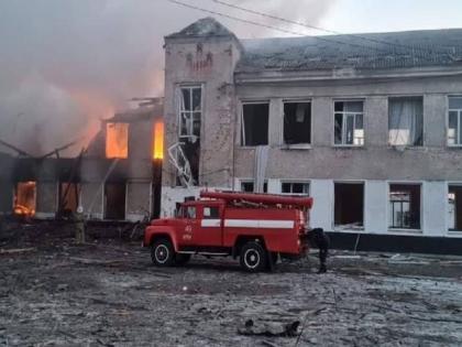 Russian shelling on Merefa school and cultural centre leaves 21 dead in Ukrainian | यूक्रेन में स्कूल और सांस्कृतिक केंद्र पर रूसी सेना की ओर से भारी गोलीबारी की खबर, कम से कम 21 लोगों की मौत Russian shelling on Merefa school and cultural centre leaves 21 dead in Ukrainian | यूक्रेन में स्कूल और सांस्कृतिक केंद्र पर रूसी सेना की ओर से भारी गोलीबारी की खबर, कम से कम 21 लोगों की मौत