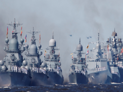 Russia naval forces extensive exercise 300 warships submarines Vladimir Putin | 300 से अधिक युद्धपोत, 20 हजार जवान और 50 से अधिक विमान आए एक जगह, पुतिन कुछ बड़ा करने वाले हैं!