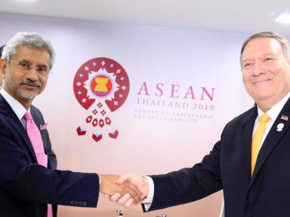 S Jaishankar on Trump's mediation offer Told Pompeo Kashmir a bilateral matter Only talk with Pak | ट्रंप ने फिर जताई कश्मीर मध्यस्थता की इच्छा, विदेश मंत्री ने कहा- 'अमेरिकी सरकार को बता दिया है, बात सिर्फ पाक से होगी' S Jaishankar on Trump's mediation offer Told Pompeo Kashmir a bilateral matter Only talk with Pak | ट्रंप ने फिर जताई कश्मीर मध्यस्थता की इच्छा, विदेश मंत्री ने कहा- 'अमेरिकी सरकार को बता दिया है, बात सिर्फ पाक से होगी'