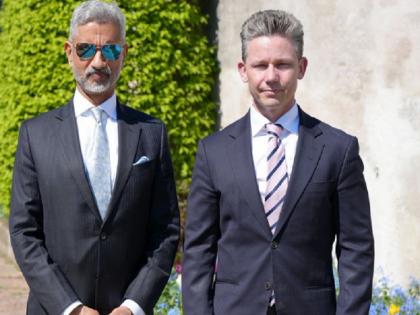 S Jaishankar's pic with sweden defence minister goes viral, Here is how Twitter users react | विदेश मंत्री एस जयशंकर की ये तस्वीर हुई वायरल, किसी ने 'ब्रैड पिट' से की तुलना तो किसी ने कहा- 'किलर लुक', यूजर्स ने किए दिलचस्प कमेंट S Jaishankar's pic with sweden defence minister goes viral, Here is how Twitter users react | विदेश मंत्री एस जयशंकर की ये तस्वीर हुई वायरल, किसी ने 'ब्रैड पिट' से की तुलना तो किसी ने कहा- 'किलर लुक', यूजर्स ने किए दिलचस्प कमेंट