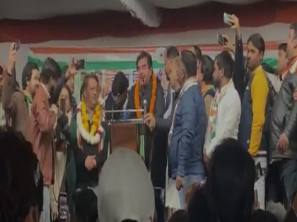 Bollywood Actor Shatrughan Sinha In The Campaign For Adarsh ​​Shastri Congress Candidate In Dwarka | Election 2020: BJP पर जमकर बरसे शत्रुघ्न सिन्हा, कहा- लोगों से झूठा वादा करती है मोदी सरकार