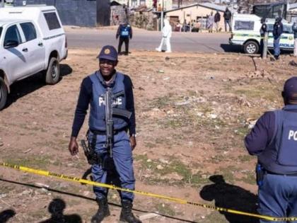South Africa 12 gunmen open fire Kwanoxolo pub killing 9 and leaving 10 in critical condition | क्रिसमस के 4 दिन पहले गोलियों की बौछार?, ‘क्वानोक्सोलो’ पब में अंधाधुंध गोलीबारी, 12 बंदूकधारियों ने 9 को भूना और 10 की हालत गंभीर South Africa 12 gunmen open fire Kwanoxolo pub killing 9 and leaving 10 in critical condition | क्रिसमस के 4 दिन पहले गोलियों की बौछार?, ‘क्वानोक्सोलो’ पब में अंधाधुंध गोलीबारी, 12 बंदूकधारियों ने 9 को भूना और 10 की हालत गंभीर