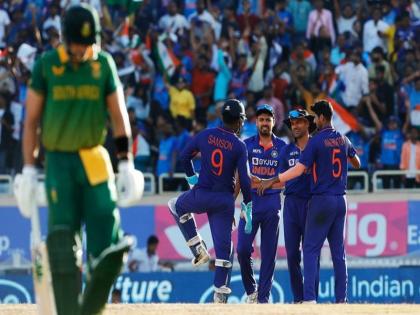 India vs South Africa, 2nd ODI South Africa sets target 279 for India | साउथ अफ्रीका ने दूसरे वनडे मैच में भारत को दिया 279 रनों का लक्ष्य, मारक्रम ने बनाए सर्वाधिक 79 रन, सिराज ने झटके 3 विकेट