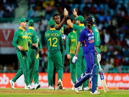 IND vs SA 1st ODI Match South Africa won the Match by runs against India | पहले एकदिवसीय मुकाबले में भारत की हार, साउथ अफ्रीका 9 रनों से जीता, हासिल की 1-0 की बढ़त