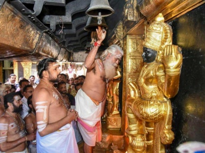 After six months, devotees visited the Sabarimala temple Ayyappa temple on Saturday | छह महीने बाद फिर खुला सबरीमला मंदिर, अयप्पा मंदिर में शनिवार को श्रद्धालुओं ने किए दर्शन