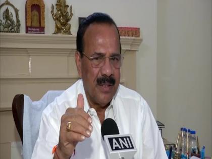DV Sadanand Gowda, Minister of Modi Government, said - Hindi is the connecting language but it will not affect the regional languages. | मोदी सरकार के मंत्री डीवी सदानंद गौड़ा ने कहा-जोड़ने वाली भाषा हिंदी लेकिन इससे क्षेत्रीय भाषाएं नहीं होंगी प्रभावित DV Sadanand Gowda, Minister of Modi Government, said - Hindi is the connecting language but it will not affect the regional languages. | मोदी सरकार के मंत्री डीवी सदानंद गौड़ा ने कहा-जोड़ने वाली भाषा हिंदी लेकिन इससे क्षेत्रीय भाषाएं नहीं होंगी प्रभावित