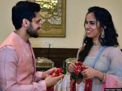 Saina Nehwal, Parupalli Kashyap host a grand reception | सादगी से शादी के बाद हैदराबाद में हुआ साइना-कश्यप का ग्रैंड रिसेप्शन, खूबसूरत अंदाज में कुछ यूं नजर आया कपल