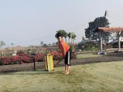 Yuvraj Singh praises Saiyami Kher batting skills, actress says still waiting to bowl to you | युवराज सिंह हुए इस बॉलीवुड ऐक्ट्रेस की बैटिंग के फैन, ऐक्ट्रेस ने कहा, 'आपको गेंदबाजी करने का इंतजार है'