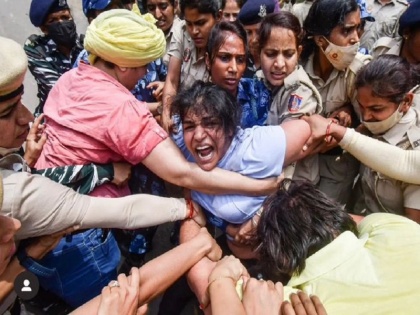 Protest not over yet, will return to Jantar Mantar: Sakshi Malik after police crackdown | Wrestlers Protest: "हमारा आंदोलन खत्म नहीं हुआ है, हम फिर जंतर-मंतर लौटेंगे", साक्षी मलिक ने ट्वीट कर कहा