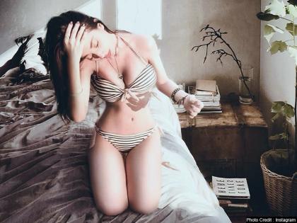 रामानंद सागर की परपोती साक्षी चोपड़ा ने बेड पर बैठे हुए बिकीनी तस्वीर शेयर कर इंस्टा पर मचाई सनसनी