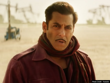 Salman khan got angry on his own fans | फिल्म अंतिम की बंपर शुरुआत के बीच अपने ही फैंस पर भड़के सलमान, बोले किसी को पानी तक नसीब नहीं और आप ये कर रहे हो