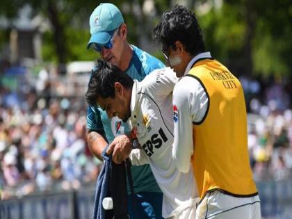 SA vs PAK, 2nd Test: Setback for Pakistan, Sam Ayub taken on stretcher in the second Test match against South Africa | SA vs PAK, 2nd Test: पाकिस्तान को झटका, गंभीर रूप से चोटिल हुए सैम अयूब, स्ट्रेचर पर ले जाए गए, अस्पताल में भर्ती