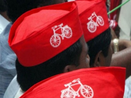 UP Elections 2022: Samajwadi Party supporters wearing more red cap, sales also increased | यूपी चुनाव: लाल टोपी को लेकर बढ़ा समाजवादी पार्टी के समर्थकों में क्रेज! बिक्री में इजाफा, आखिर क्या है वजह?