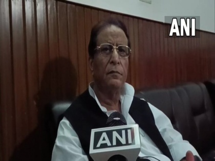 samajwadi party leader azam khan make big allegation claims people beaten given money before bypolls urge to vote strongly | Rampur By Polls: आजम खान ने लगाया बड़ा आरोप, कहा- 'उपचुनाव से पहले थाने में ले जाकर लोगों को पिटा गया, पैसे भी बांटे गए'