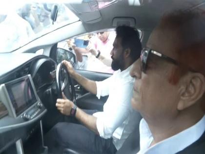 watch Samajwadi Party leader Azam Khan released from Sitapur jail after 23 months see video | 23 महीने बाद सीतापुर जेल से रिहा समाजवादी पार्टी के नेता आजम खान, देखिए वीडियो watch Samajwadi Party leader Azam Khan released from Sitapur jail after 23 months see video | 23 महीने बाद सीतापुर जेल से रिहा समाजवादी पार्टी के नेता आजम खान, देखिए वीडियो