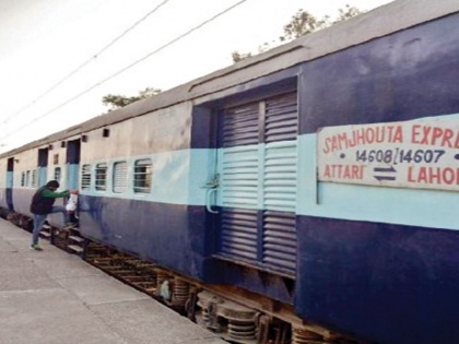 Delhi: Samjhauta Express train, carrying 76 Indian and 41 Pakistani nationals, has reached Delhi | भारत और पाकिस्तान के यात्रियों को लेकर दिल्ली पहुंची समझौता एक्सप्रेस, अटारी पर छोड़कर लौट गए थे पाकिस्तानी ड्राइवर