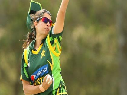 Sana Mir becomes first pakistani to top ICC womens ODI rankings, dhoni her Favourite Cricketer | पाकिस्तान की सना मीर ने दुनिया की नंबर एक गेंदबाज बन रचा इतिहास, बताया कौन है उनका पसंदीदा भारतीय क्रिकेटर