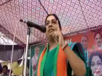 Lok Sabha Election 2019: BJP Badaun Candidate Sanghamitra Maurya says will become lady goon if anyone plays with dignity | बीजेपी उम्मीदवार बोली- गुंडों से बड़ी गुंडी बन जाऊंगी, सपा नेता ने कहा- हमने तो शरीफी का सर्टिफिकेट ही नहीं दिया