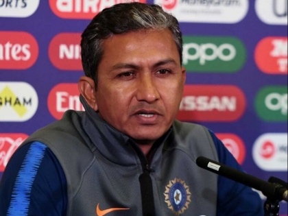 ICC World Cup 2019: Sanjay Bangar, axe may fall on batting coach after india World Cup Exit | CWC 2019: भारत के वर्ल्ड कप से बाहर होने के बाद सवालों के घेरे में बैटिंग कोच संजय बांगड़, गिर सकती है गाज